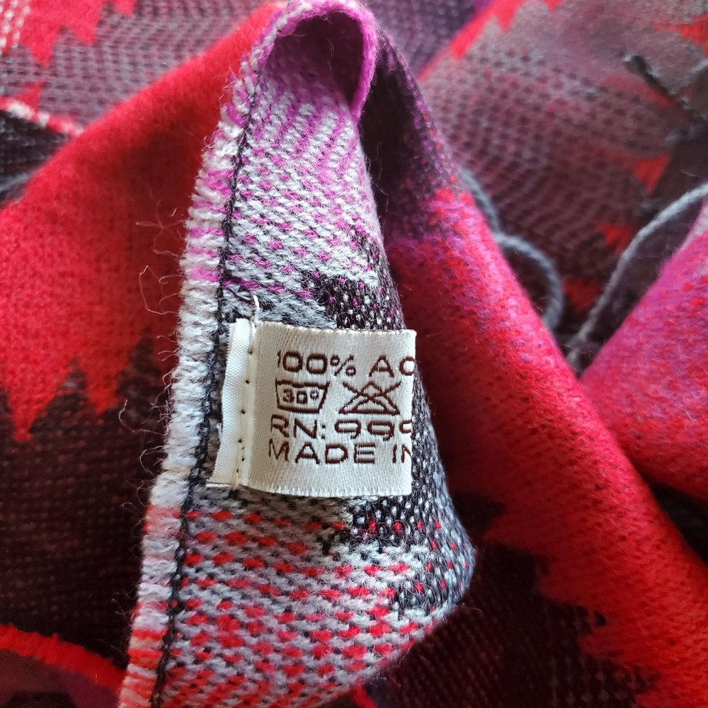Long Scarf - Aztec Pattern - Picture 4 of 4